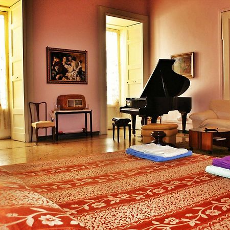 Palazzo Belli B&B Lecce Bagian luar foto