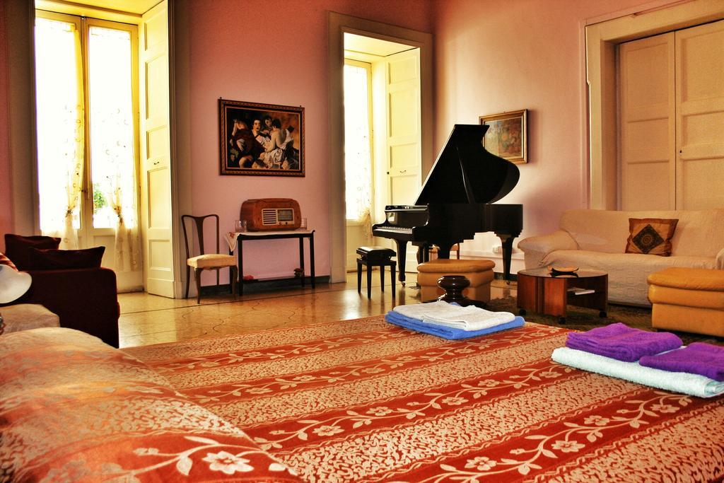 Palazzo Belli B&B Lecce Ruang foto