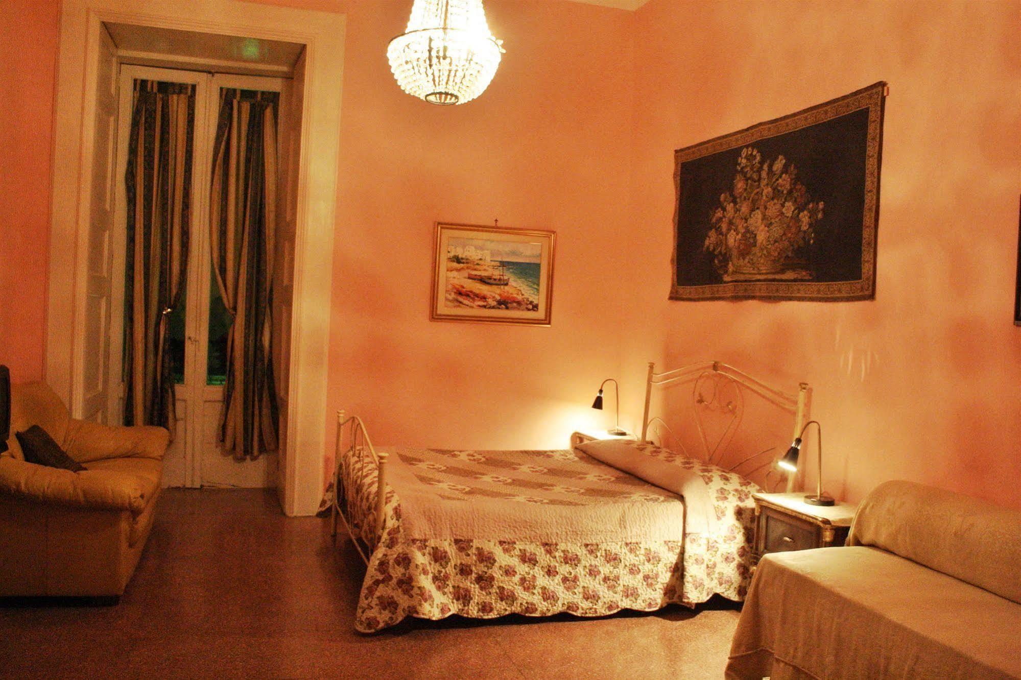 Palazzo Belli B&B Lecce Bagian luar foto